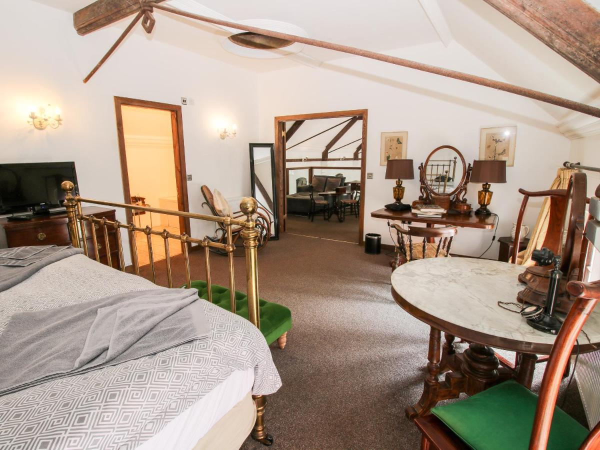 Chetwynd Lodge Stafford Exteriér fotografie